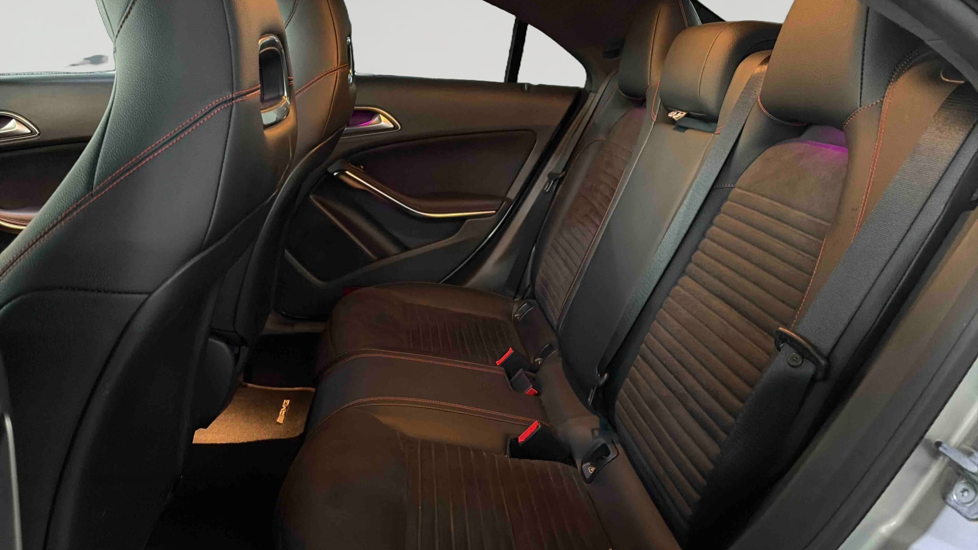Mercedes-Benz CLA 200 7-G DCT Fascination — Siège arrière gauche