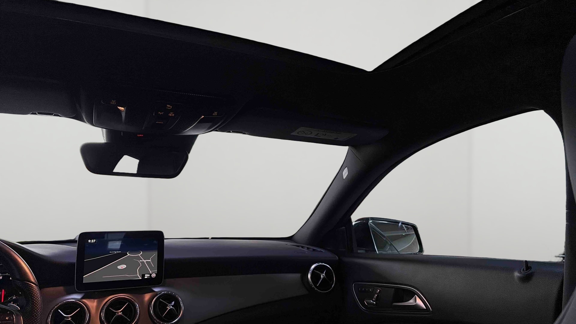 Mercedes-Benz CLA 200 7-G DCT Fascination — photo 21