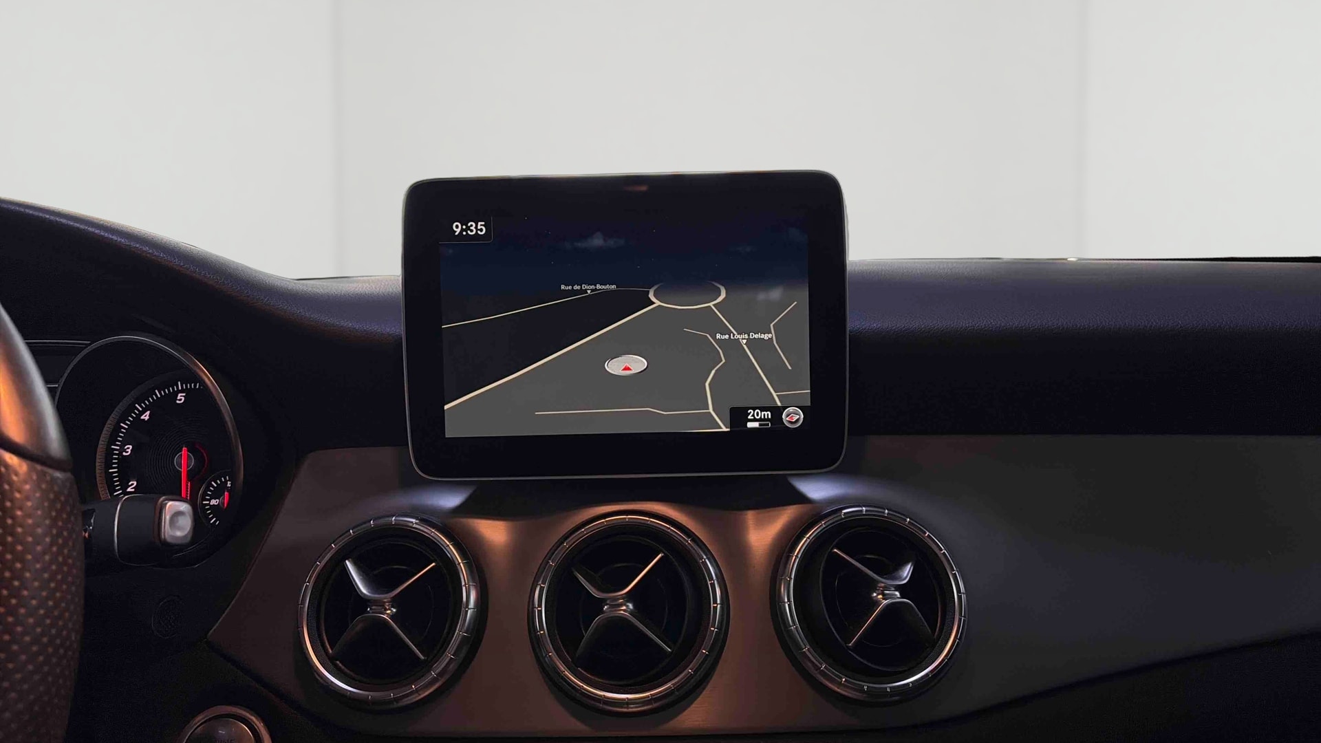 Mercedes-Benz CLA 200 7-G DCT Fascination — photo 15