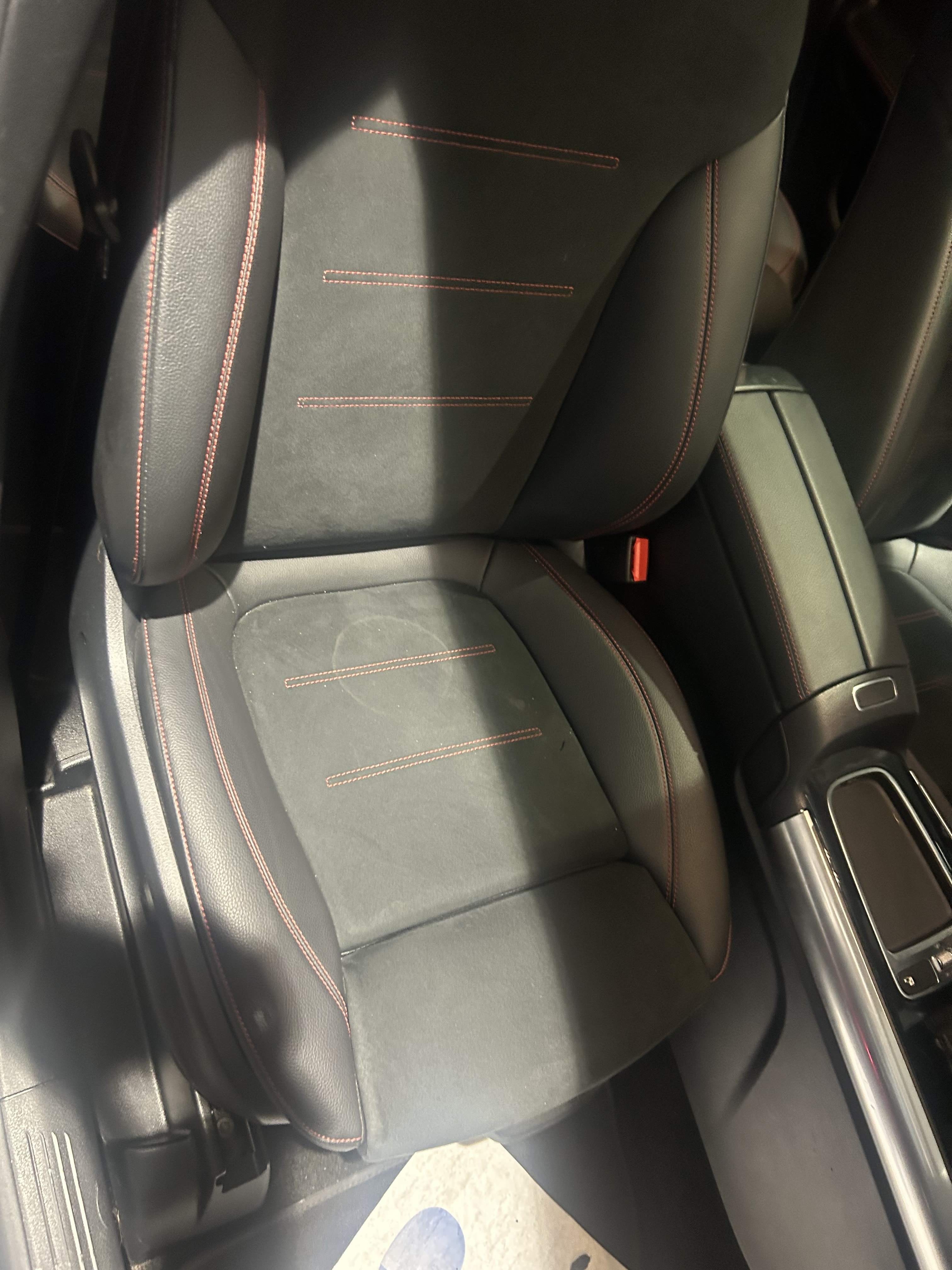 Mercedes-Benz GLA 250 e 8G-DCT AMG Line — 3/4 arrière droit