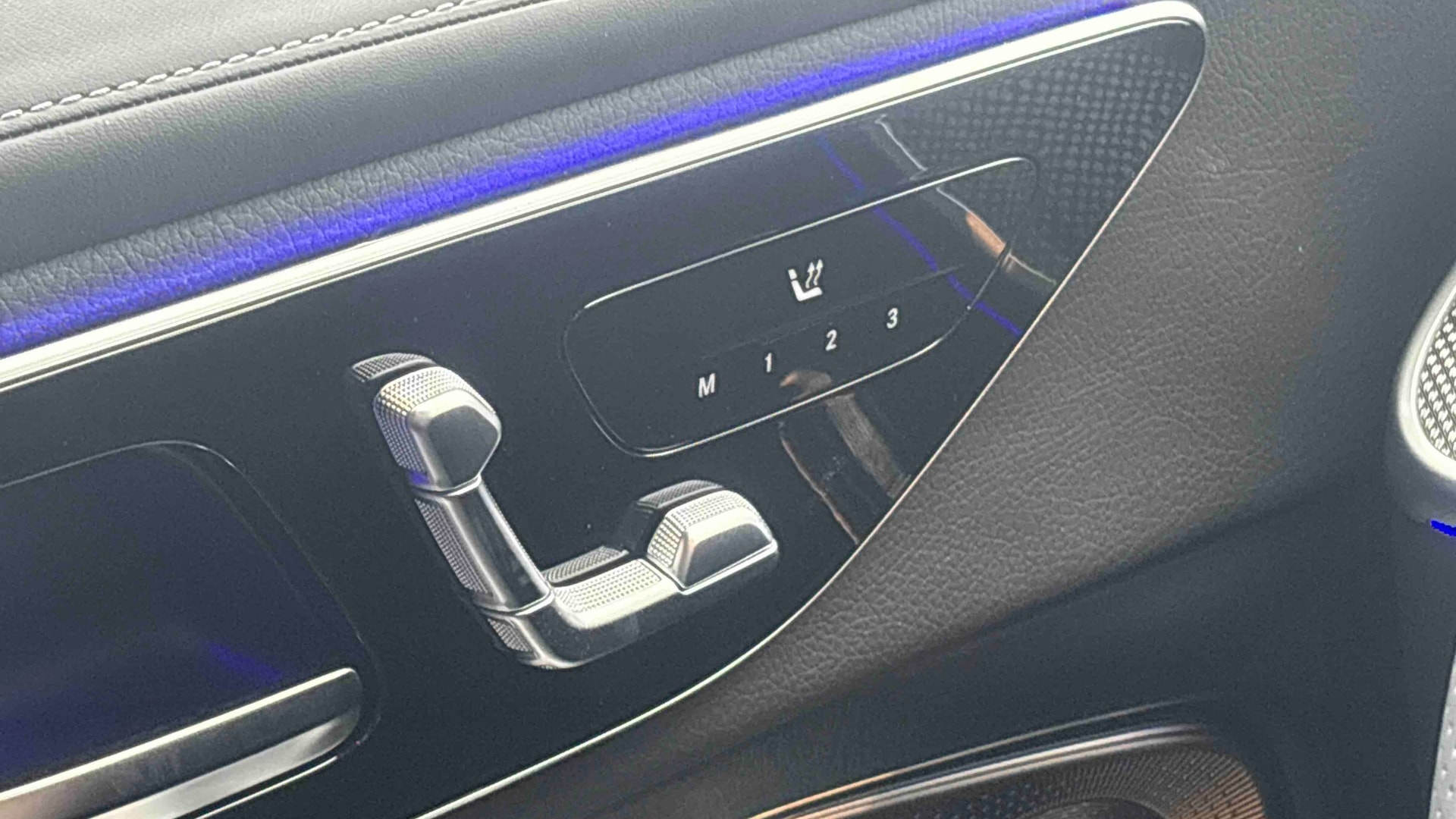 Mercedes-Benz GLC 220 d 4Matic AMG Line — photo 16