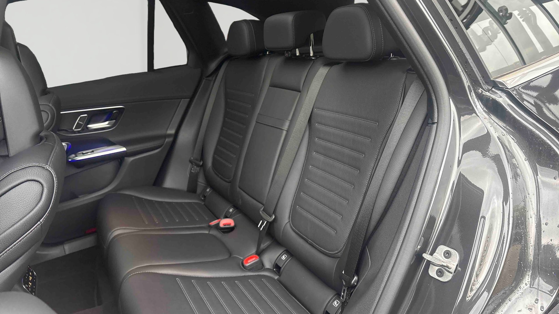 Mercedes-Benz GLC 220 d 4Matic AMG Line — Siège arrière gauche