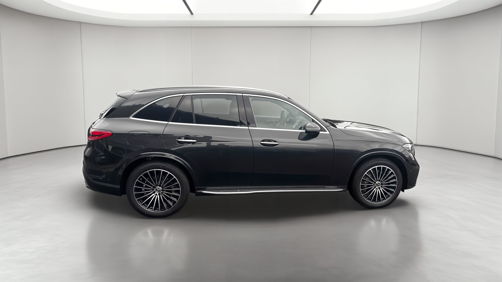 Mercedes-Benz GLC 220 d 4Matic AMG Line — Profil droit