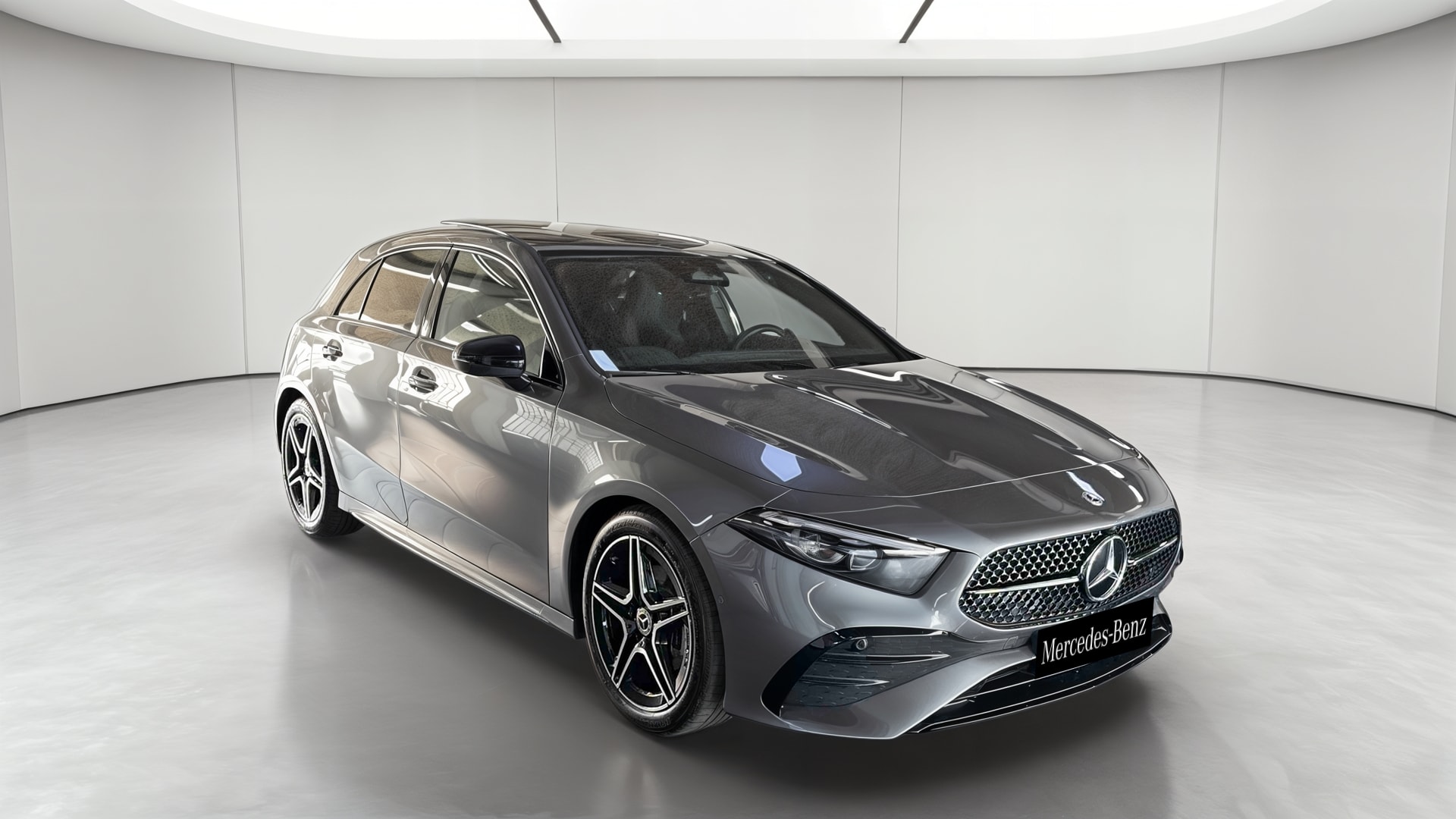 Mercedes-Benz Classe A 200 d AMG Line — 3/4 avant droit