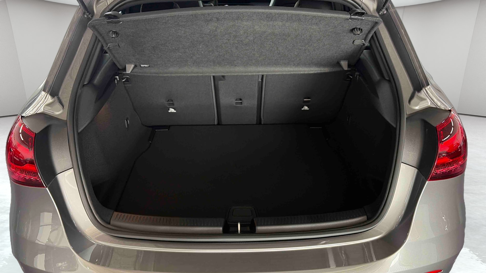 Mercedes-Benz Classe A 200 d AMG Line — Coffre