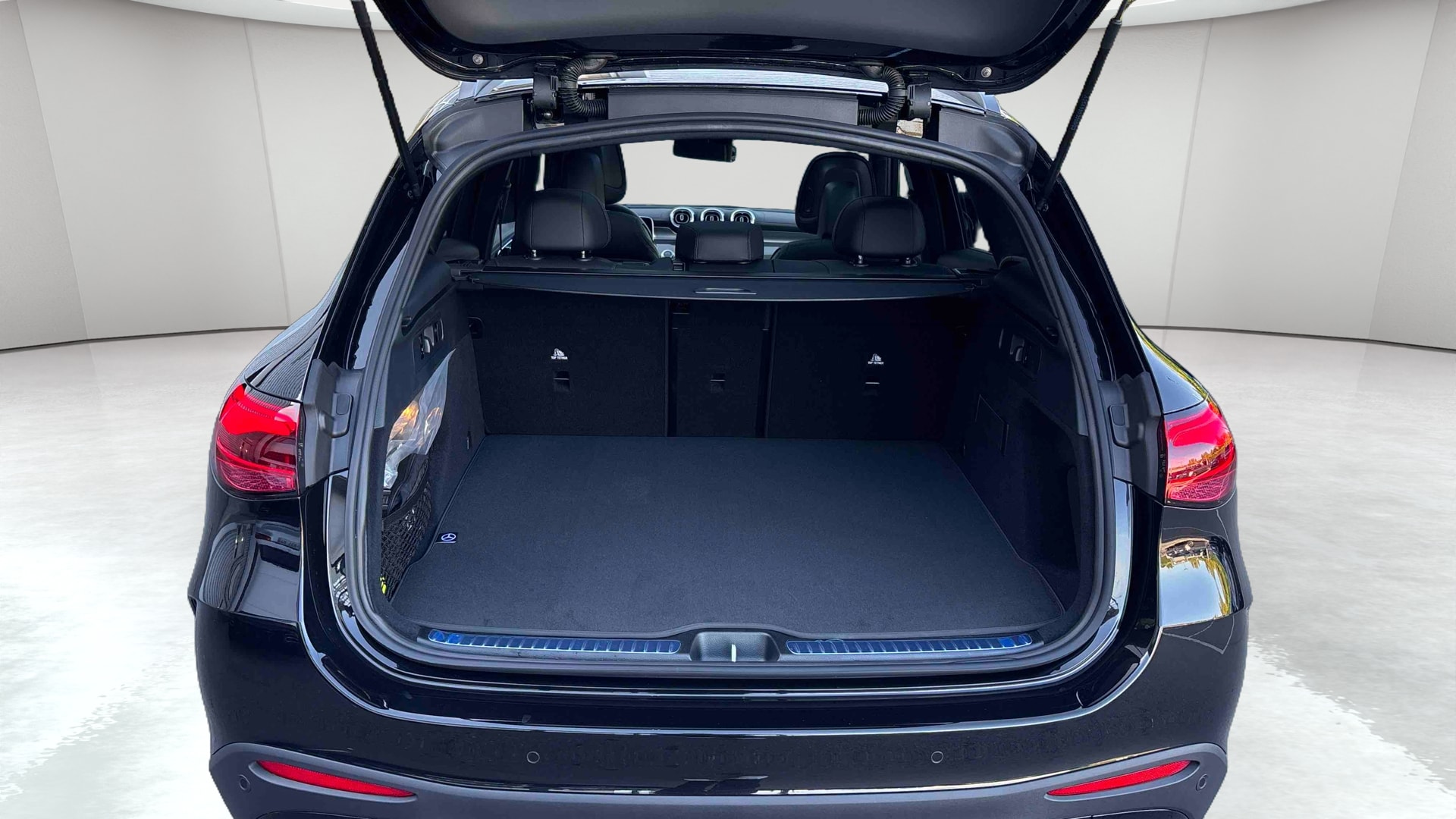 Mercedes-Benz GLC 220 d 4Matic AMG Line — Coffre