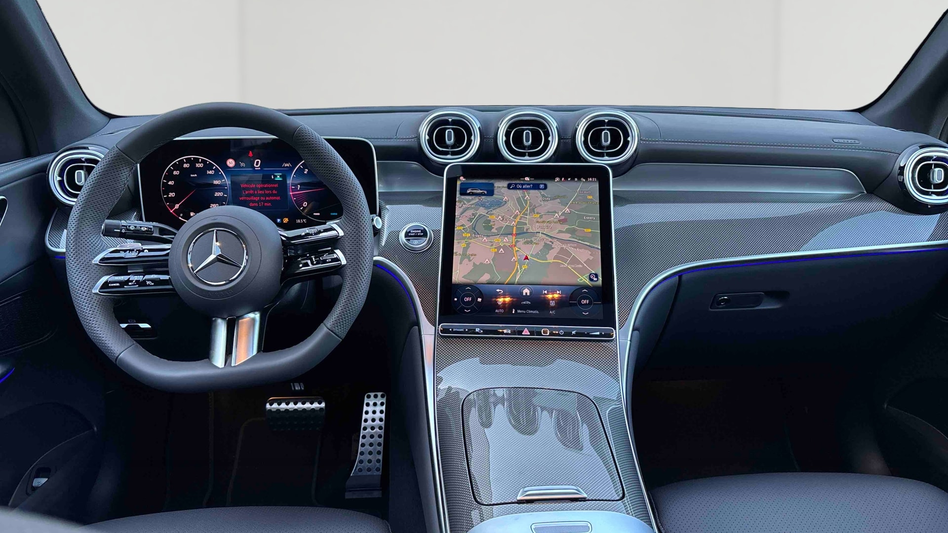 Mercedes-Benz GLC 220 d 4Matic AMG Line — Planche de bord