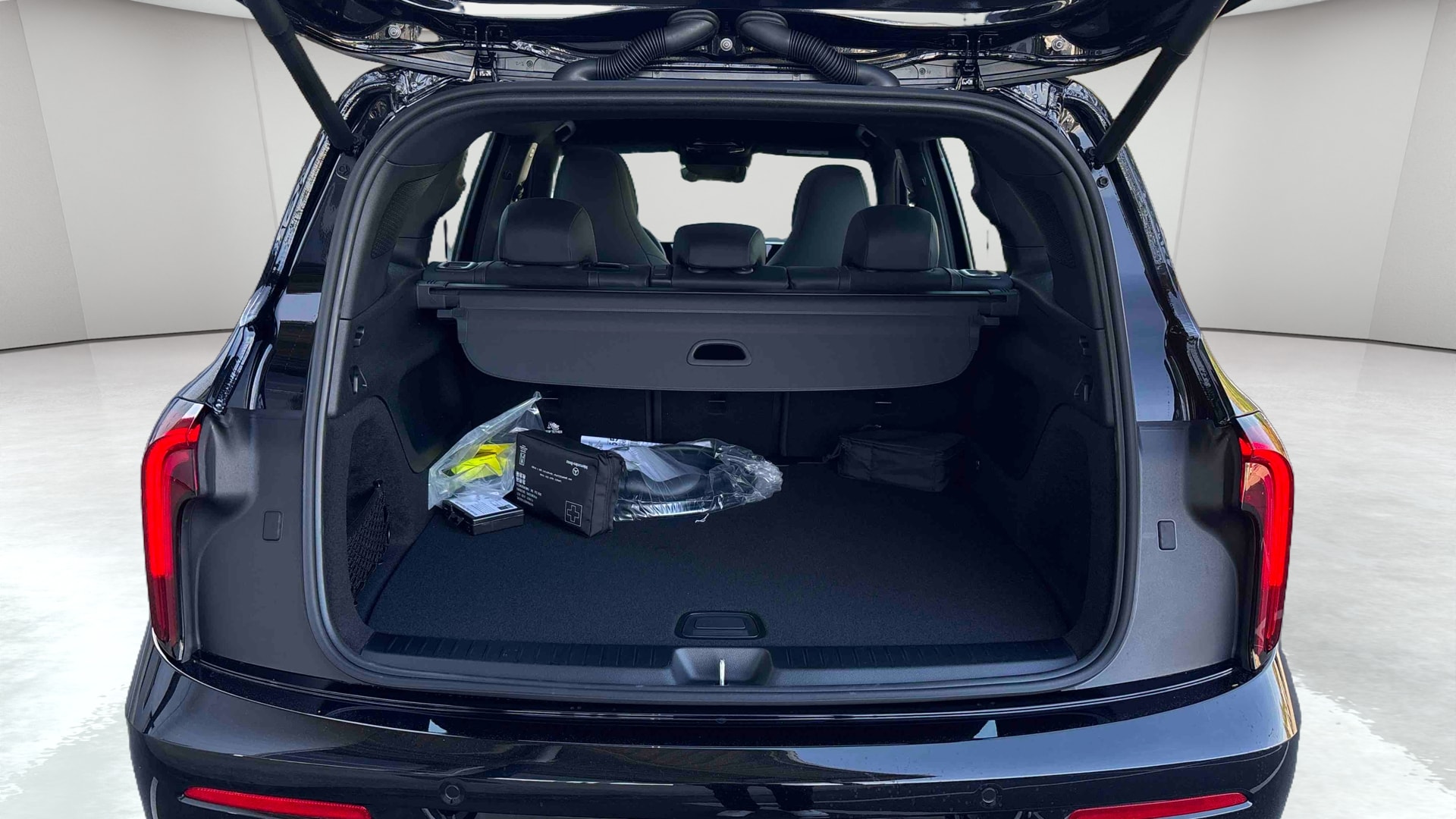 Mercedes-Benz GLB 200 electrique AMG Line — Coffre