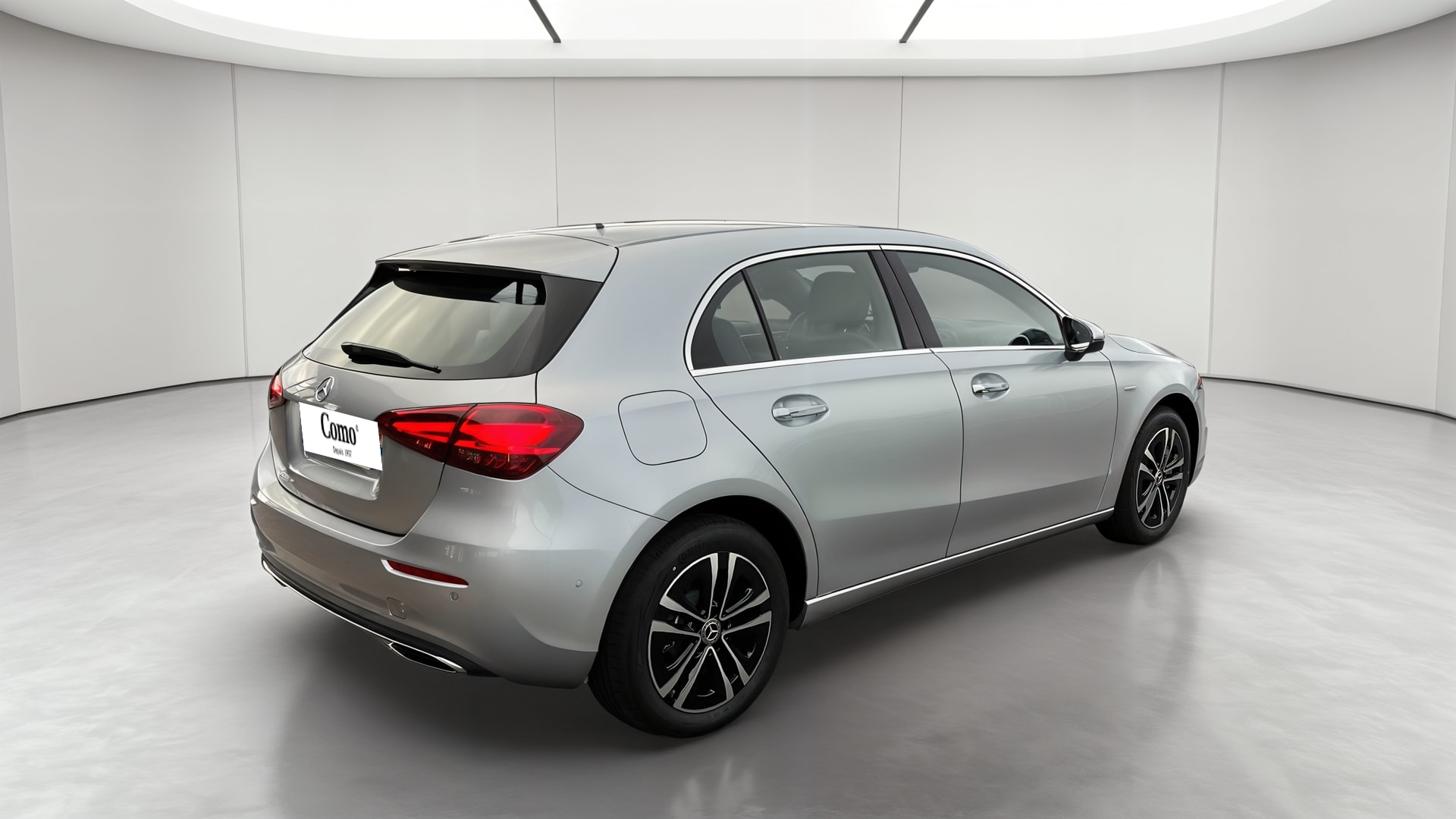 Mercedes-Benz Classe A 250 e Hybrid EQ Business Line — 3/4 arrière droit