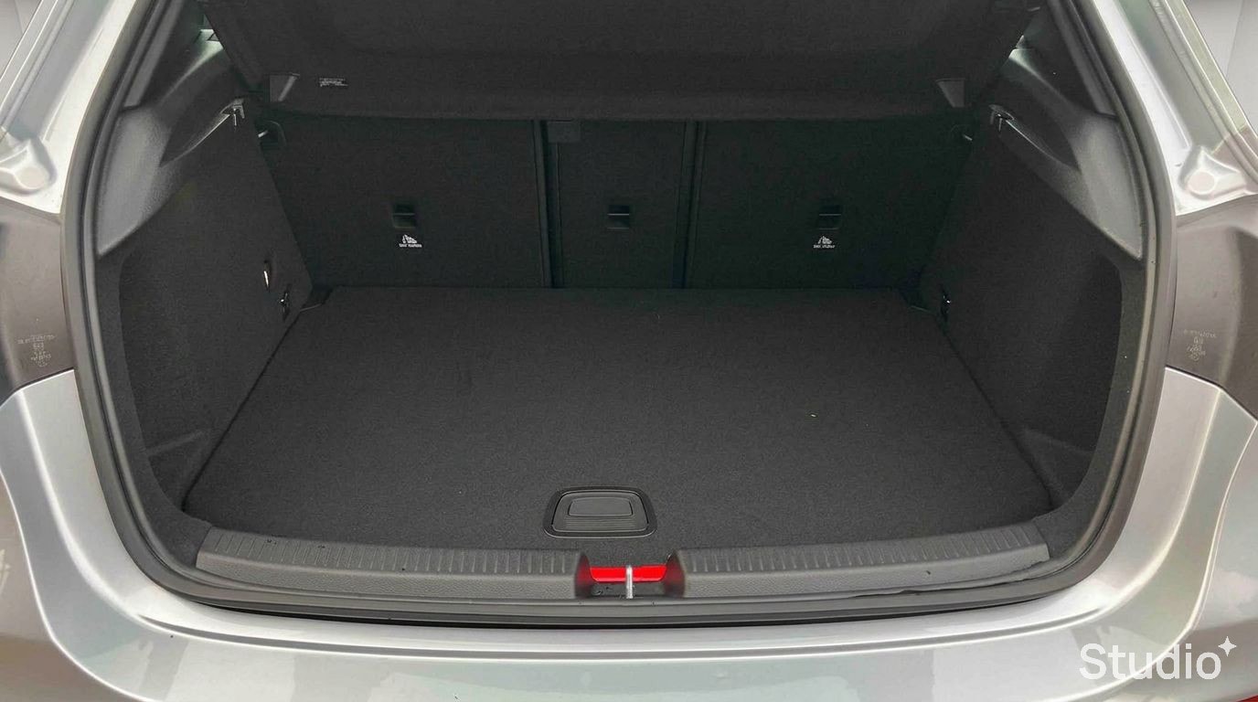 Mercedes-Benz Classe A 250 e Hybrid EQ Business Line — Coffre