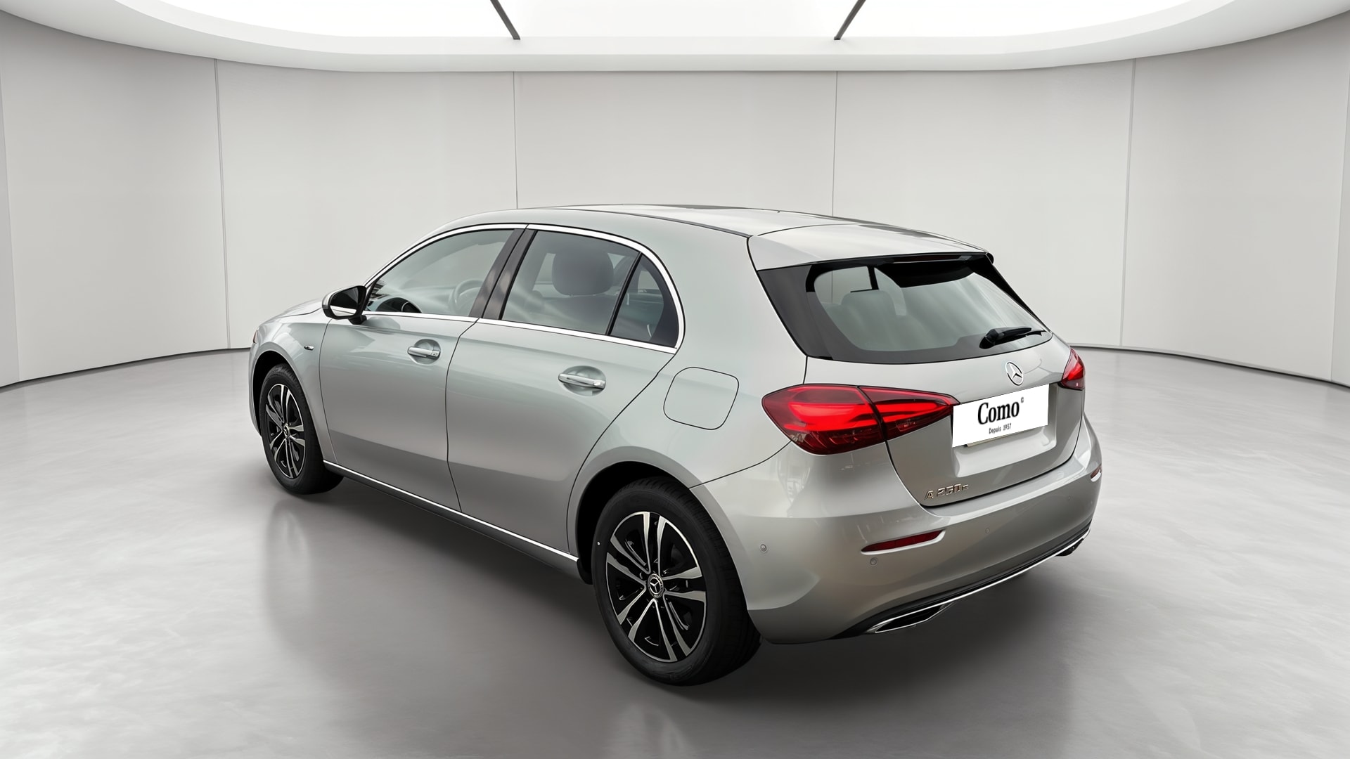 Mercedes-Benz Classe A 250 e Hybrid EQ Business Line — 3/4 arrière gauche