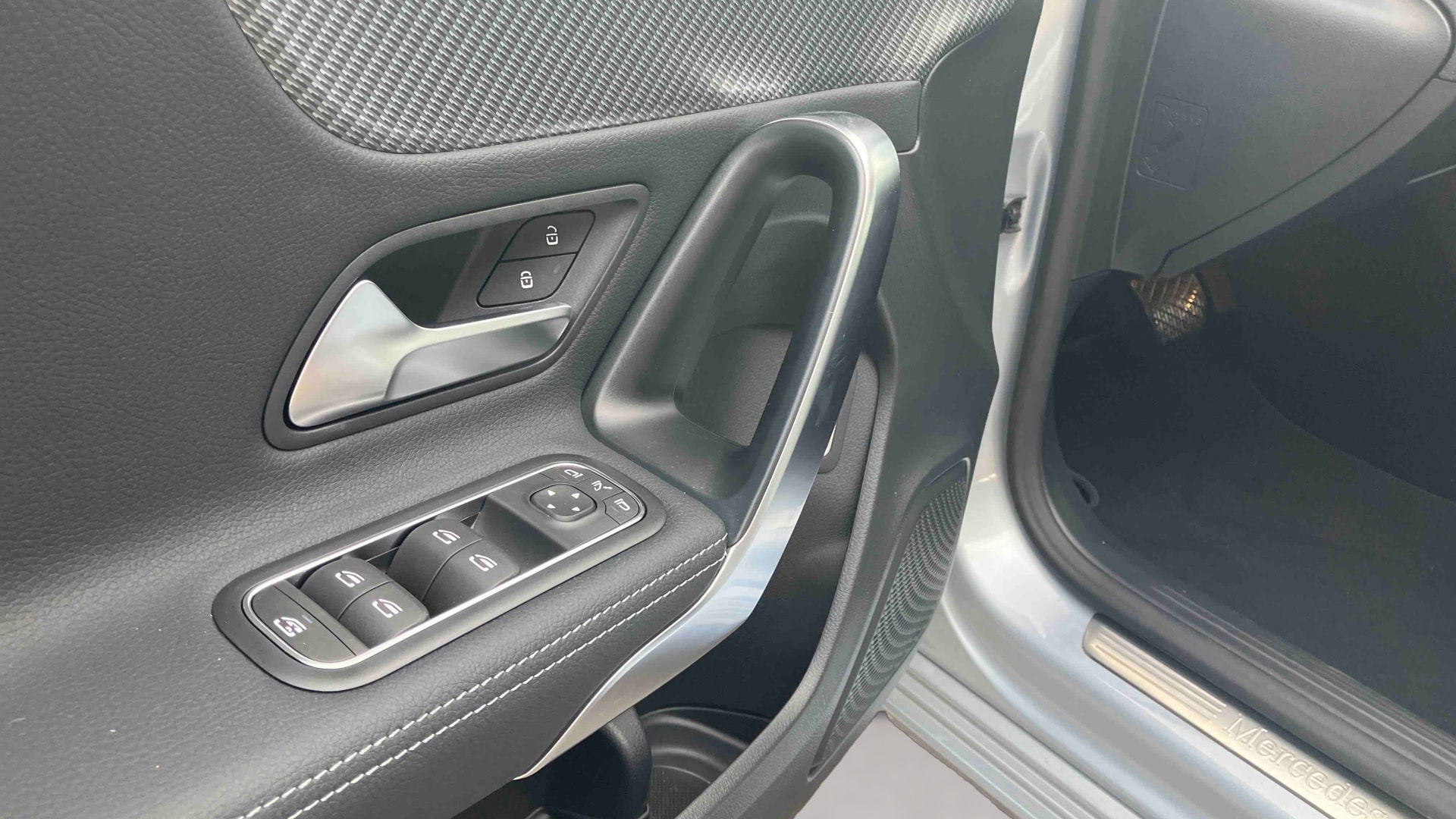 Mercedes-Benz Classe A 250 e Hybrid EQ Business Line — photo 16