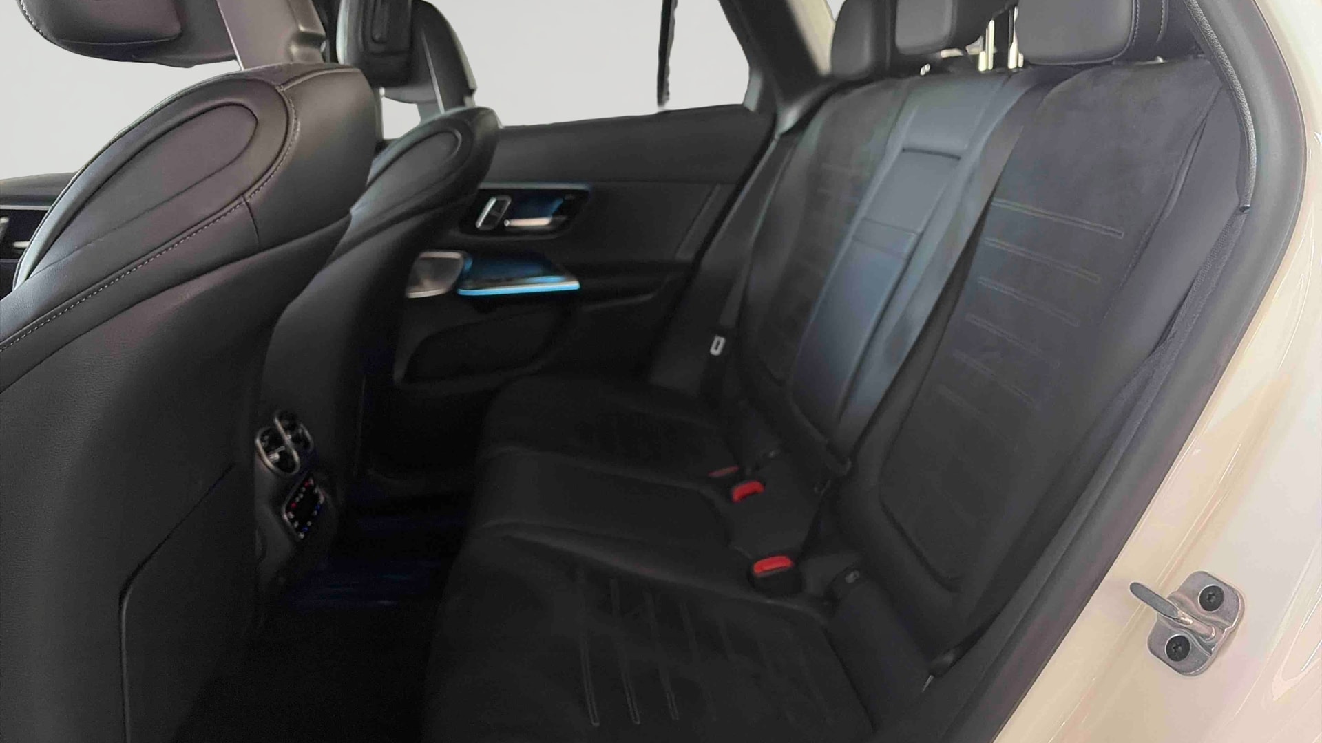 Mercedes-Benz GLC 220 d 9G-Tronic 4Matic AMG Line — Siège arrière gauche