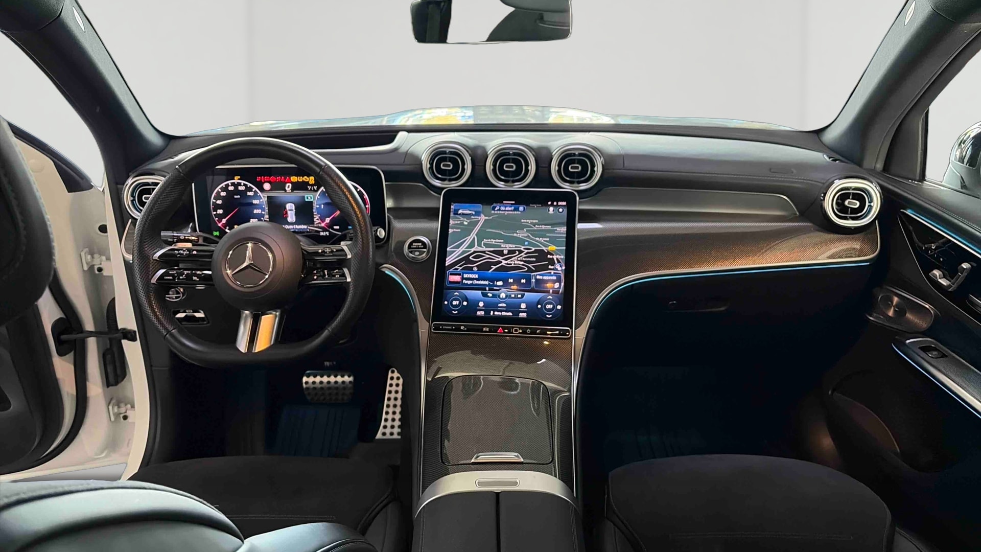 Mercedes-Benz GLC 220 d 9G-Tronic 4Matic AMG Line — Planche de bord