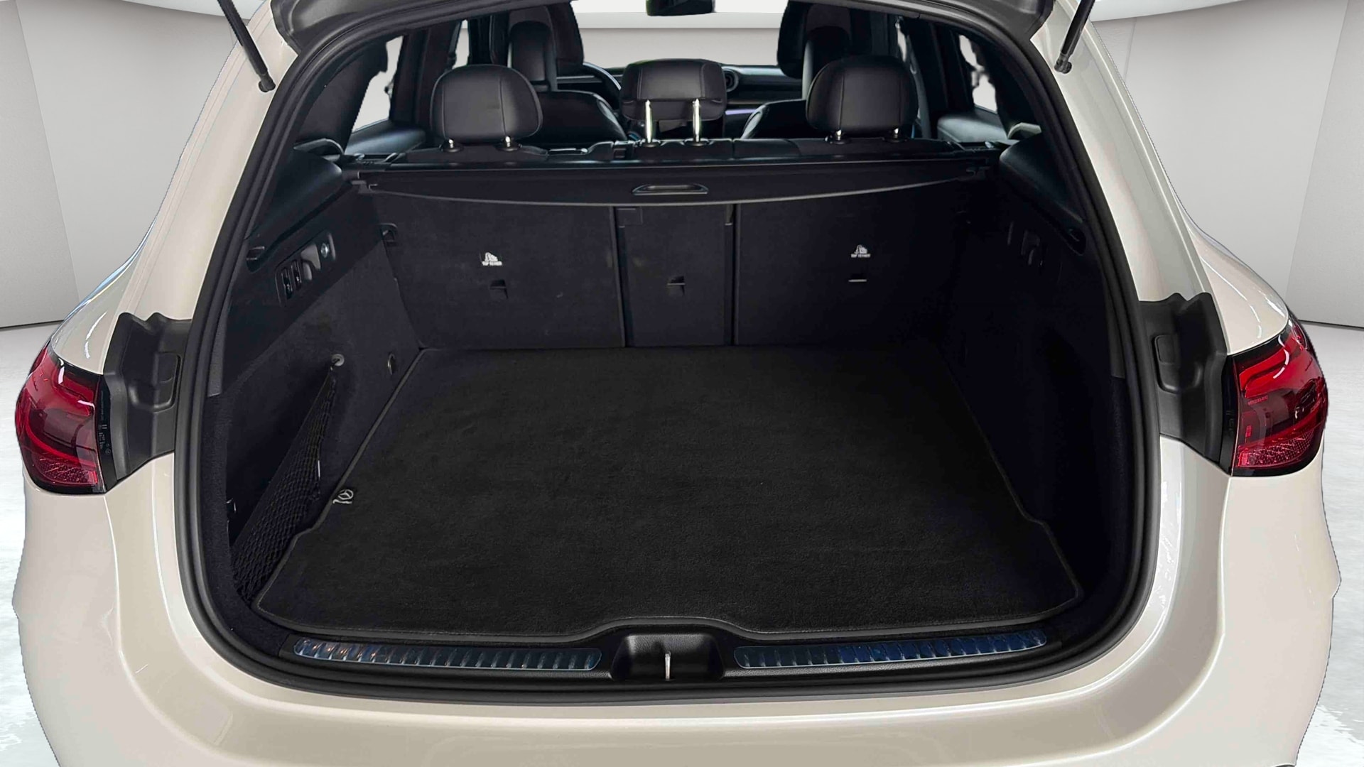 Mercedes-Benz GLC 220 d 9G-Tronic 4Matic AMG Line — Coffre