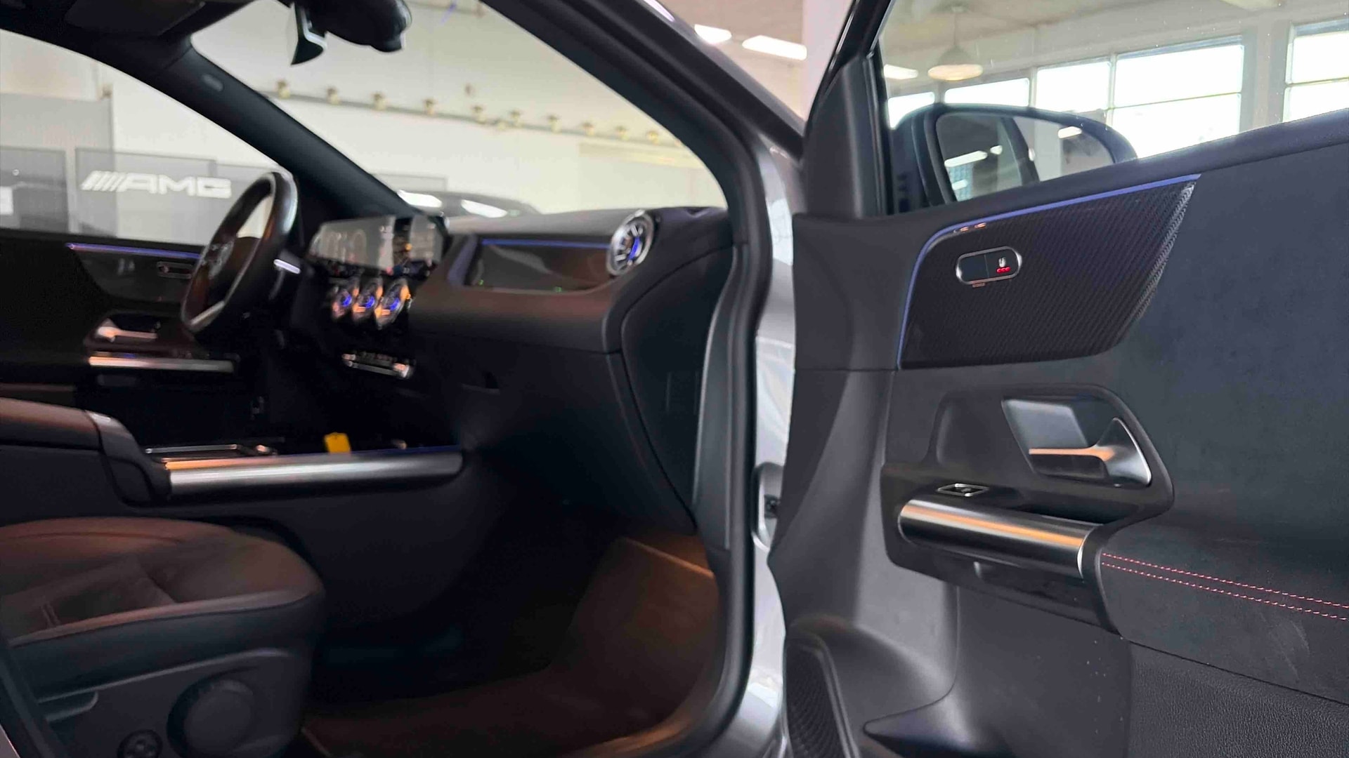 Mercedes-Benz Classe B 180 7G-DCT AMG Line — photo 22