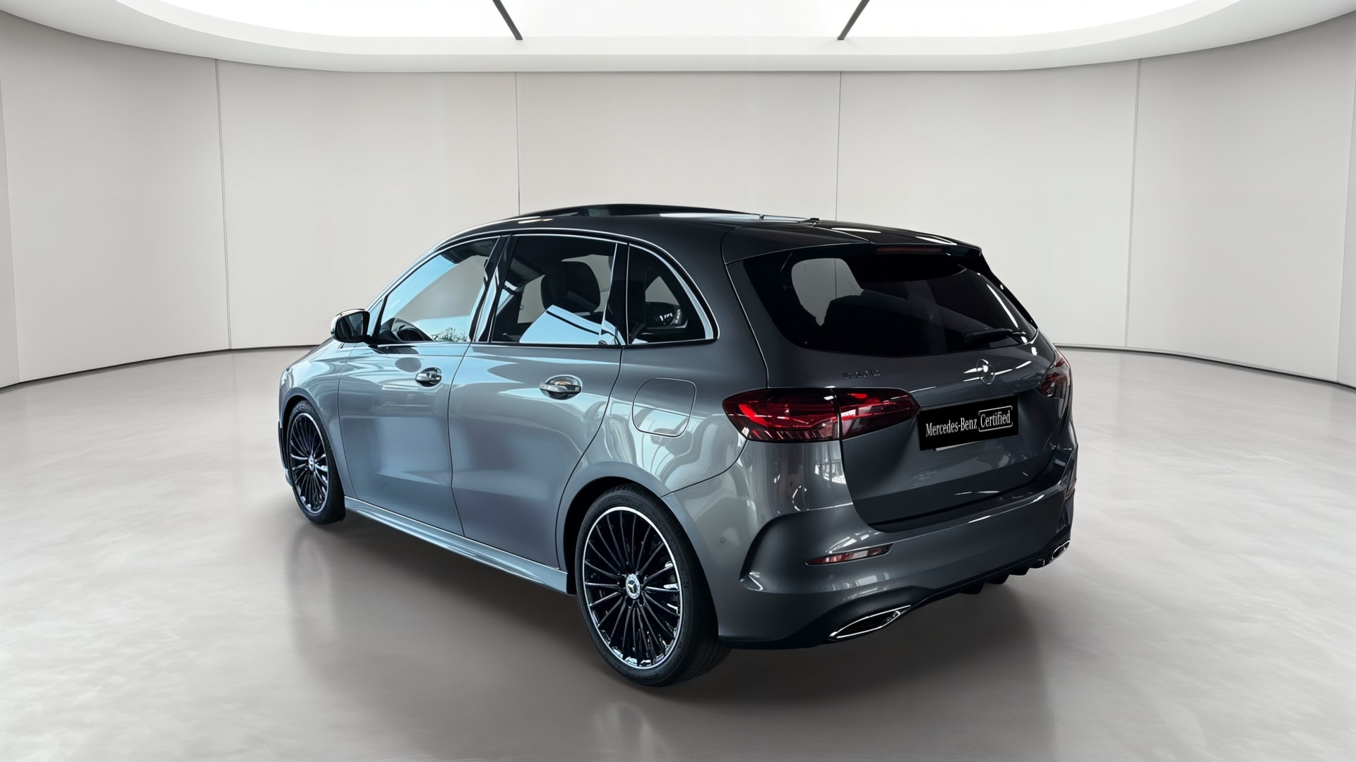Mercedes-Benz Classe B 180 7G-DCT AMG Line — 3/4 arrière gauche