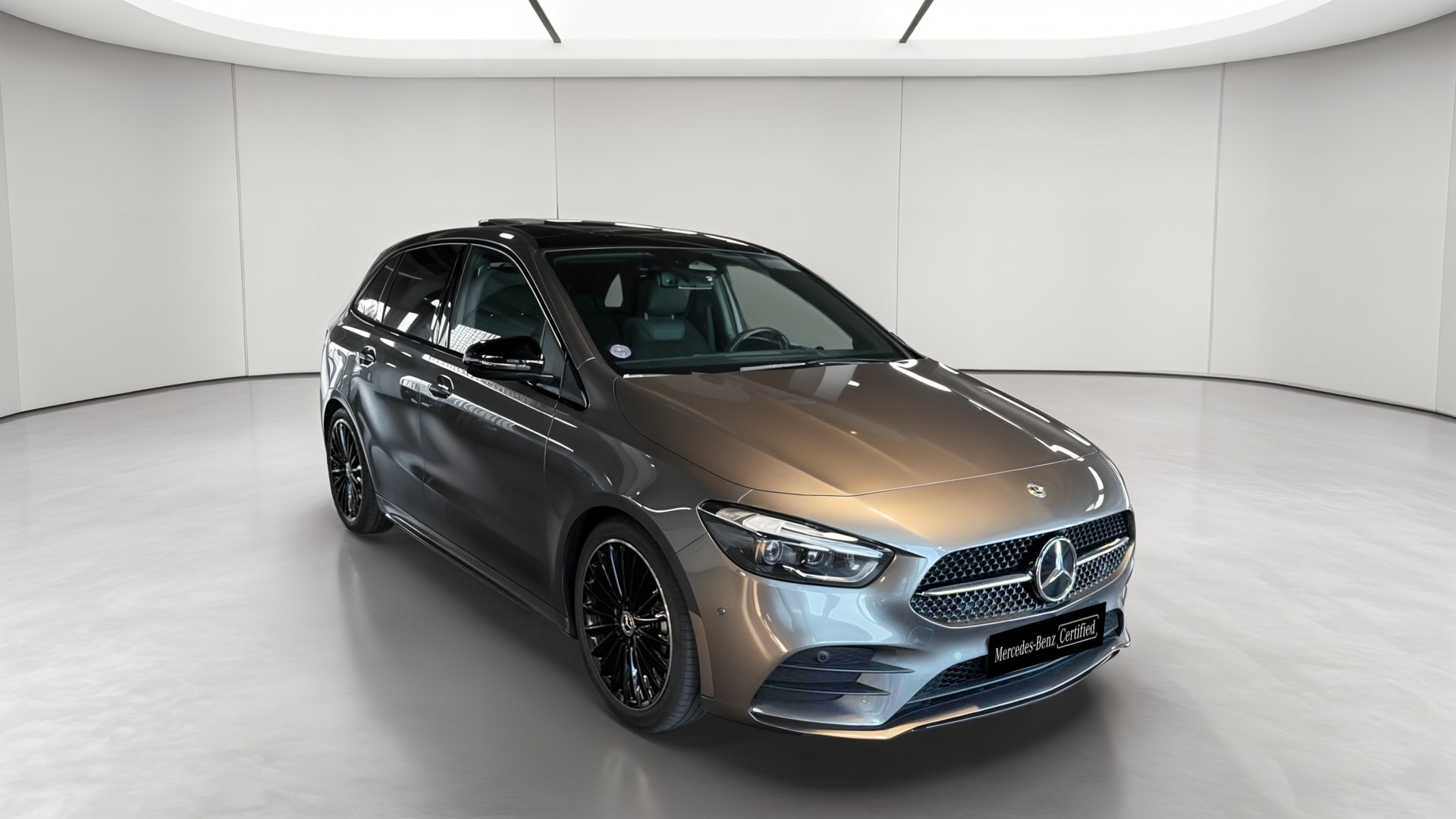 Mercedes-Benz Classe B 180 7G-DCT AMG Line — 3/4 avant droit