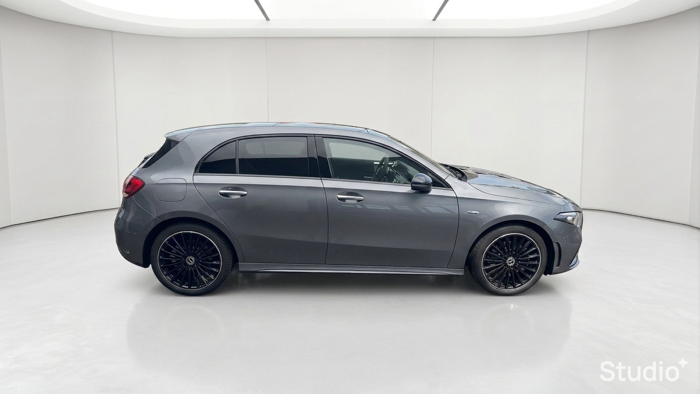 Mercedes-Benz Classe A 250 e Hybrid EQ Star Edition — Profil droit
