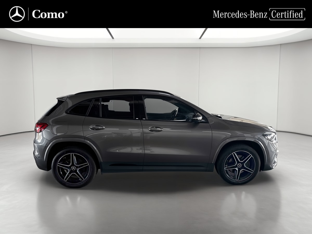 Mercedes-Benz GLA 250 e 8G-DCT AMG Line — Profil droit