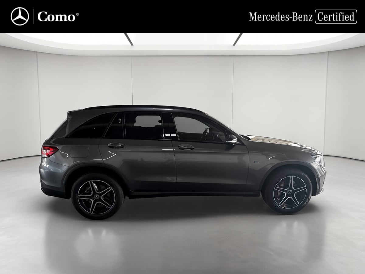 Mercedes-Benz GLC 300 e 9G-Tronic 4Matic AMG Line — Profil droit
