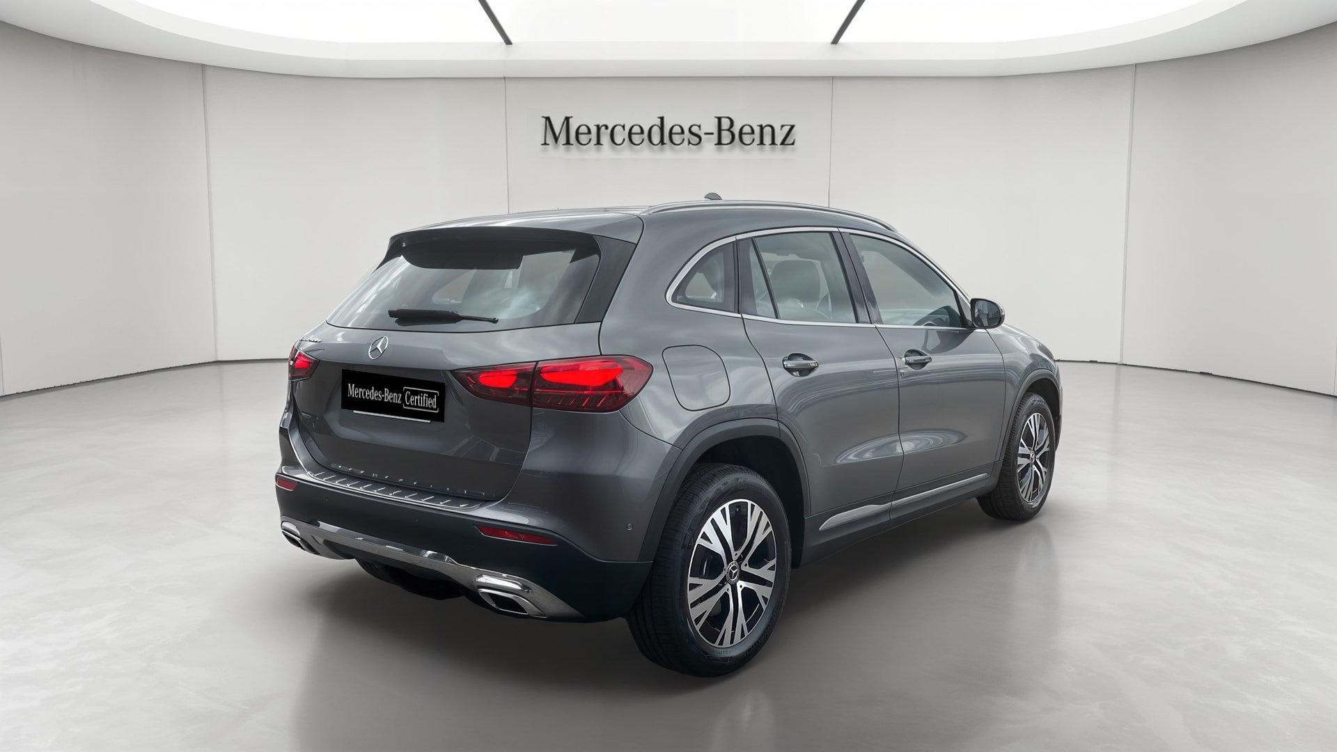 Mercedes-Benz GLA 250 e Hybrid EQ 8G-DCT Business Line — 3/4 arrière droit
