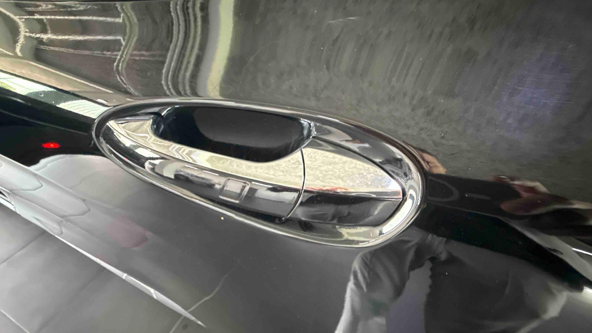 Mercedes-Benz GLA 180 7-G DCT Fascination — photo 17