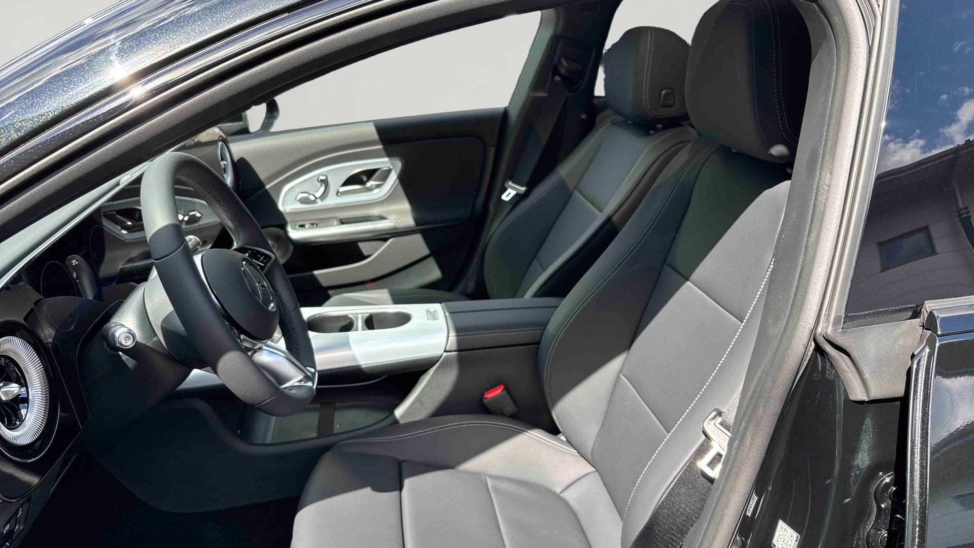Mercedes-Benz CLA 250+ avec technologie EQ Limited Edition — Siège conducteur
