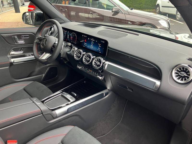 Mercedes-Benz GLB 200 d 8G-DCT AMG Line — photo 15
