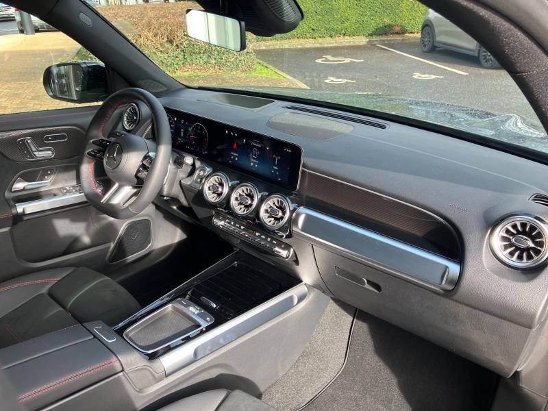 Mercedes-Benz GLB 200 d 8G-DCT AMG Line — photo 15
