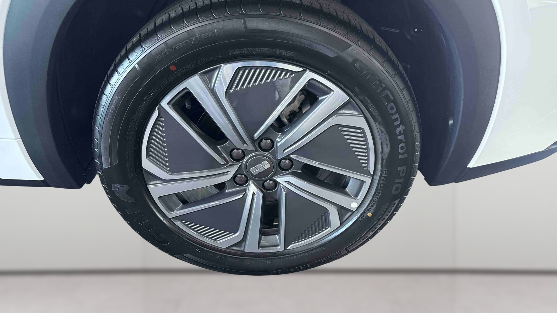 Geely Starray EM-i Pro — photo 18