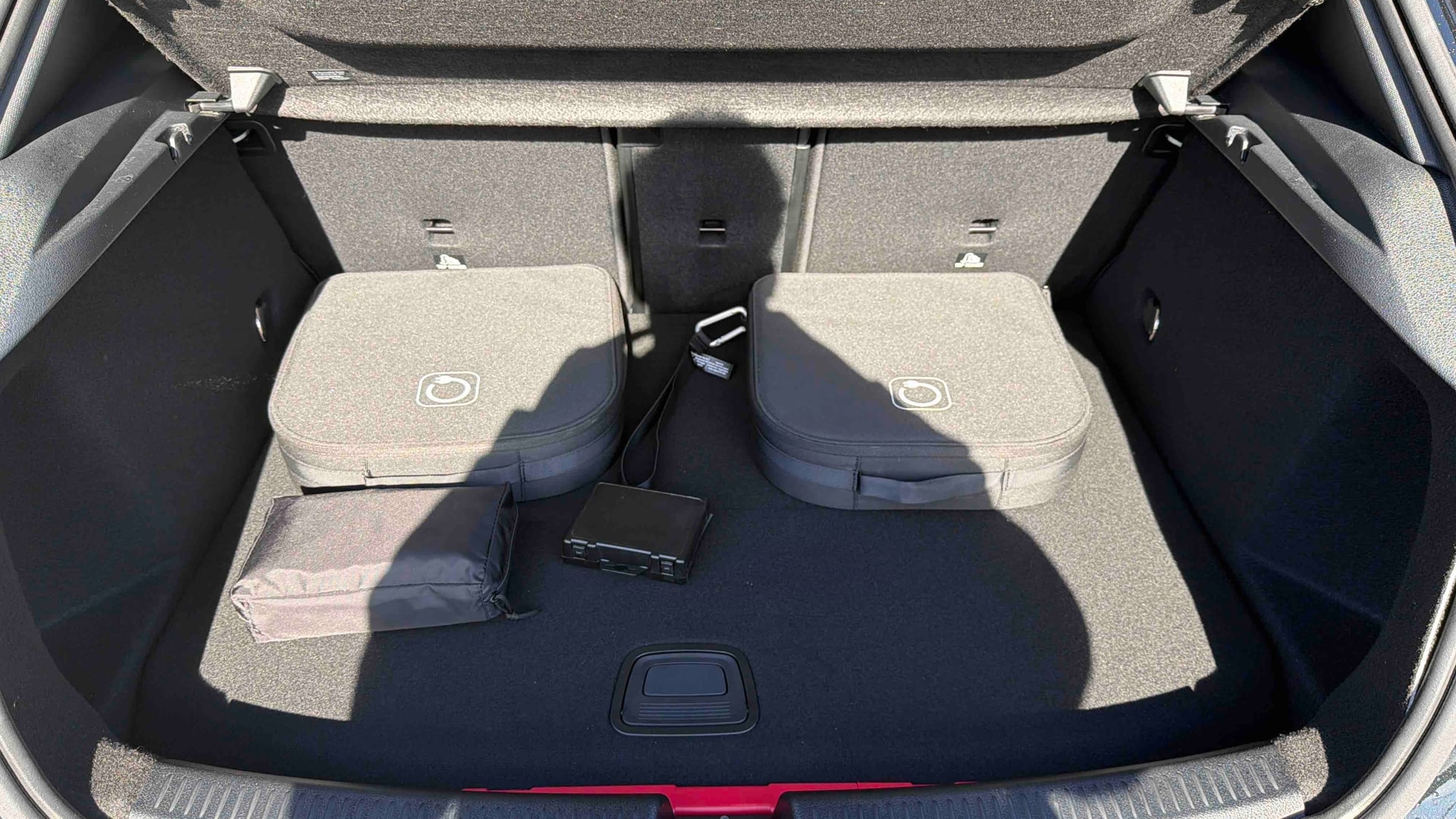 Mercedes-Benz Classe A 250 e Hybrid EQ AMG Line — Coffre