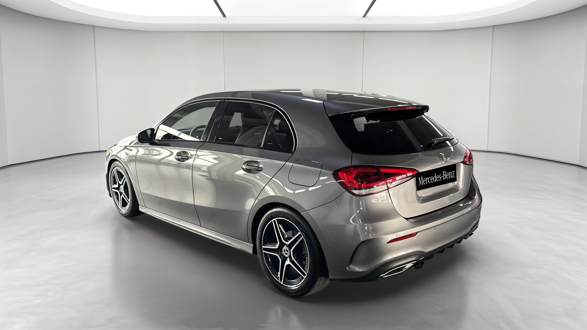 Mercedes-Benz Classe A 200 d 8G-DCT AMG Line — 3/4 arrière gauche