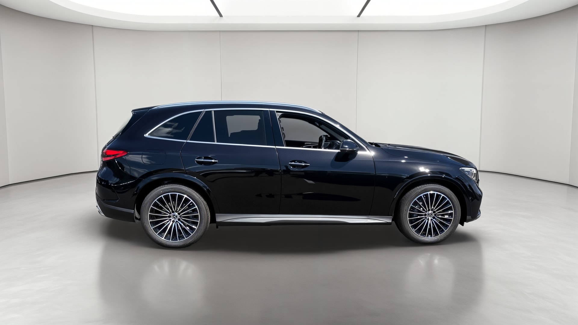 Mercedes-Benz GLC 200 d 4Matic AMG Line — Profil droit