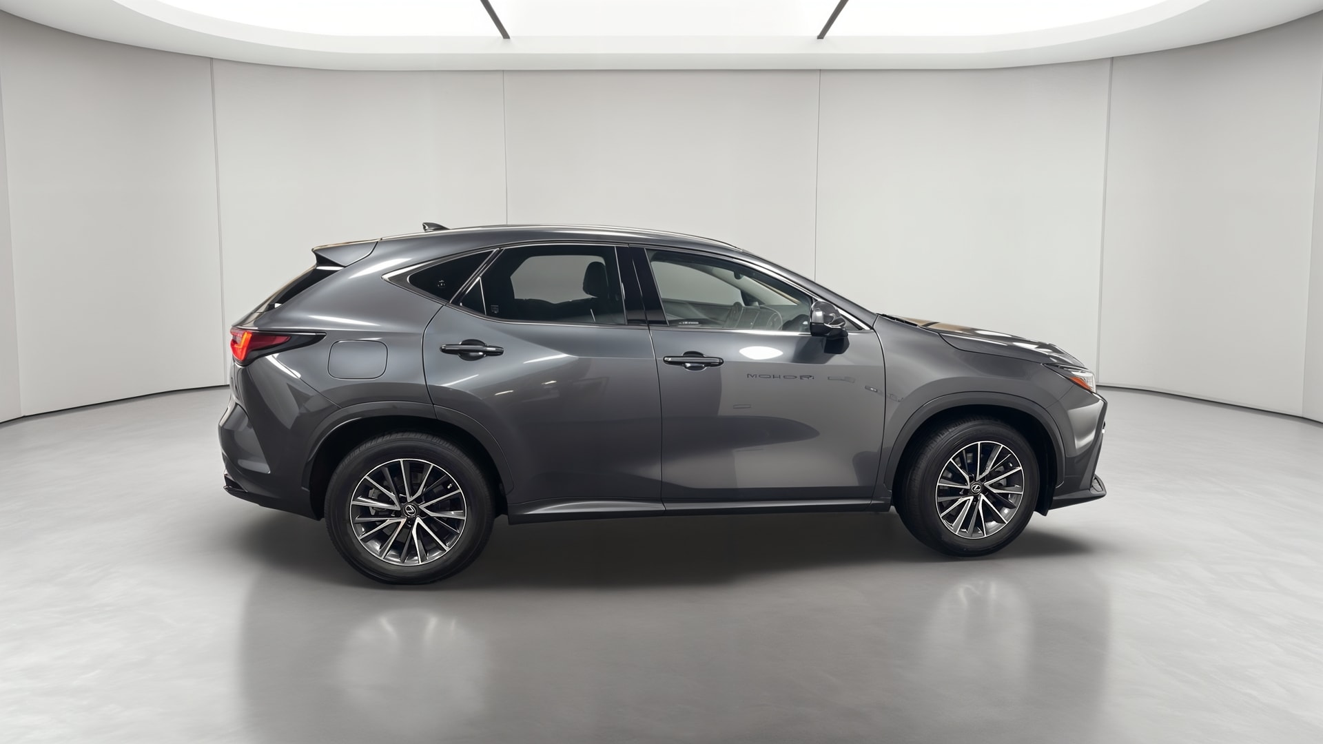 Lexus NX 450h+ 4WD Hybride Rechargeable Luxe — Profil droit