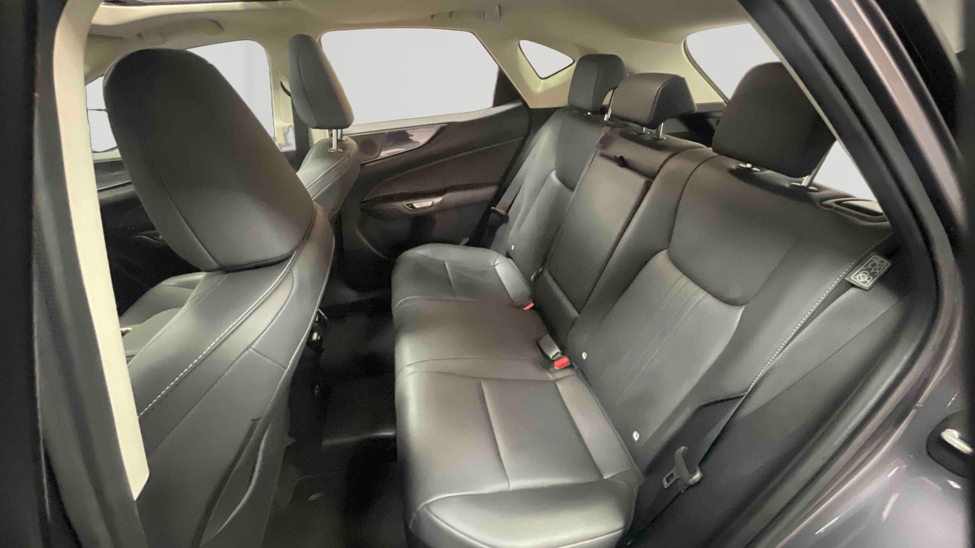 Lexus NX 450h+ 4WD Hybride Rechargeable Luxe — Siège arrière gauche