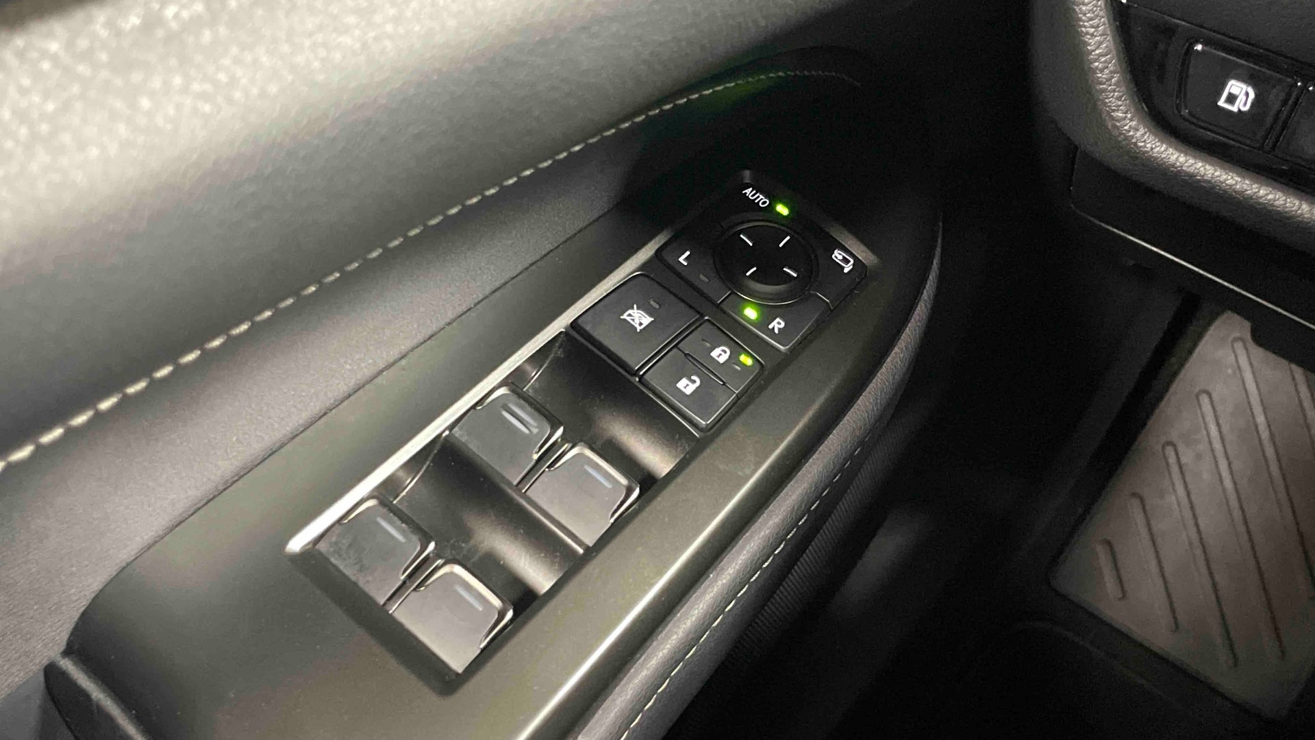 Lexus NX 450h+ 4WD Hybride Rechargeable Luxe — photo 28