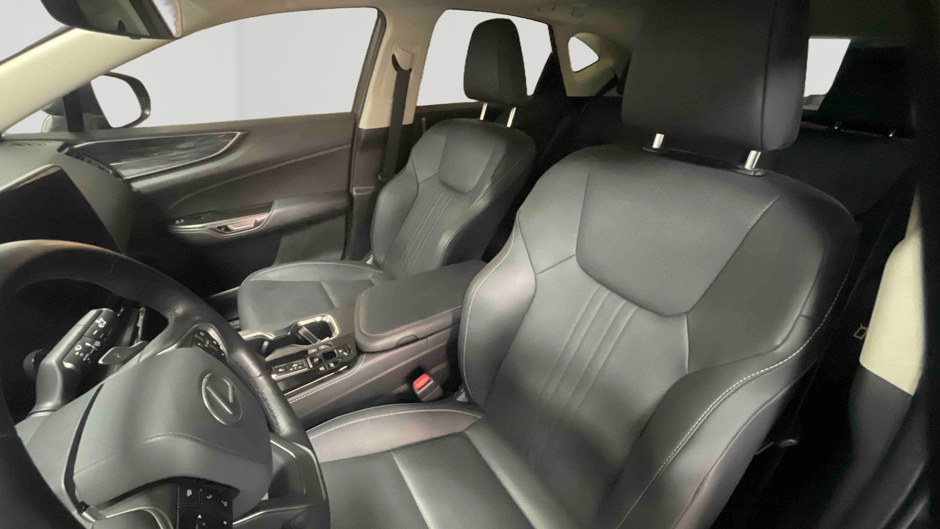 Lexus NX 450h+ 4WD Hybride Rechargeable Luxe — Siège conducteur
