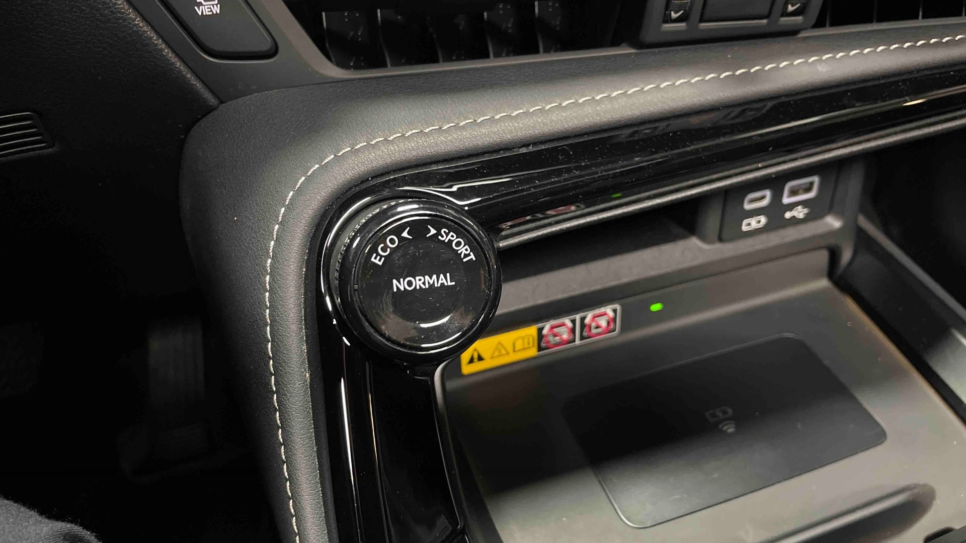 Lexus NX 450h+ 4WD Hybride Rechargeable Luxe — photo 18
