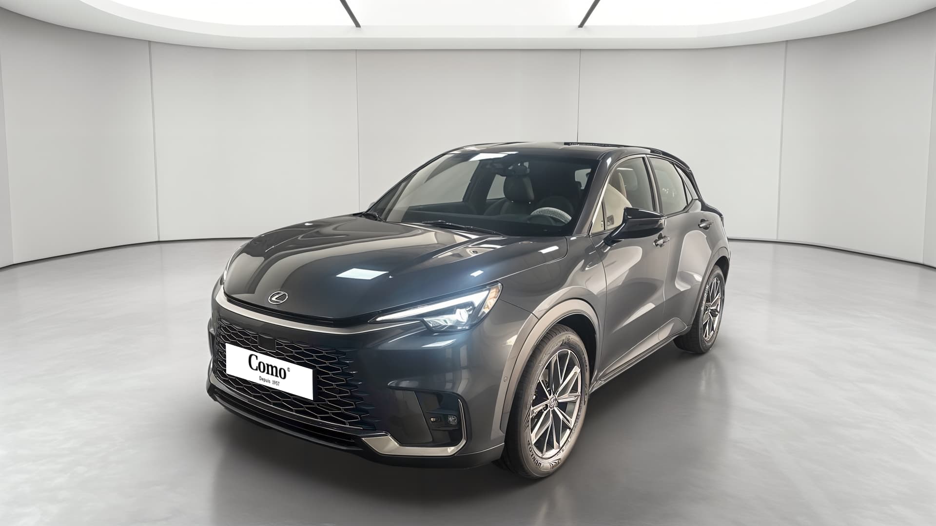 Lexus LBX 2WD Relax — 3/4 avant gauche