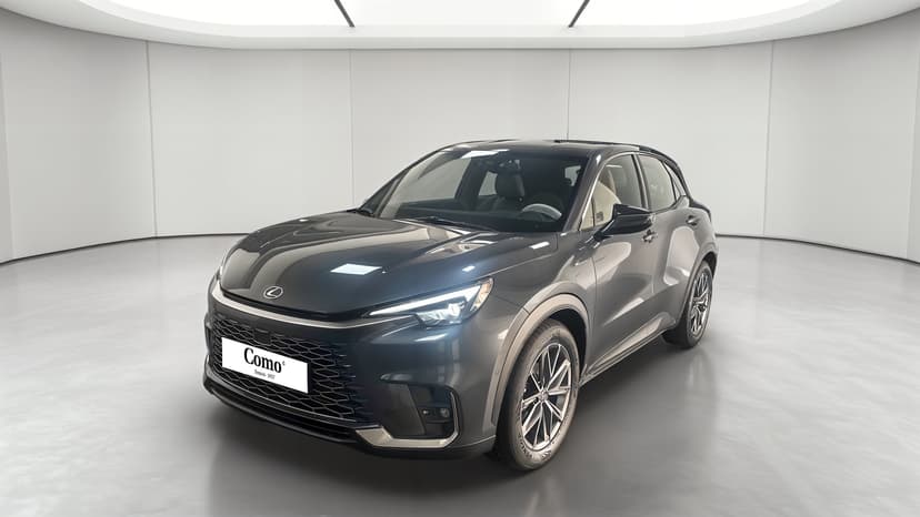 Lexus LBX 2WD Relax — 3/4 avant gauche