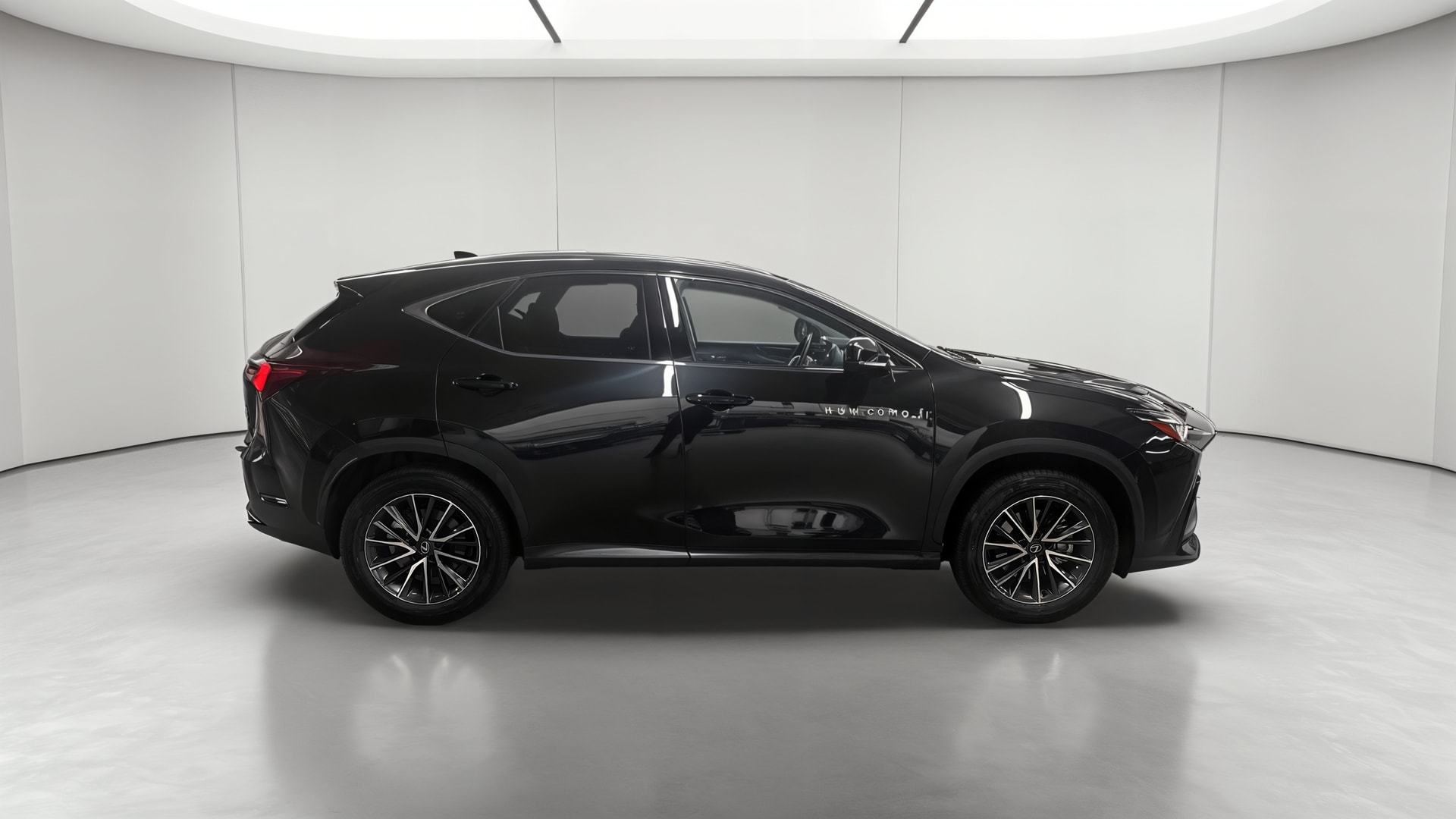 Lexus NX 350h 2WD Hybride Luxe — Profil droit
