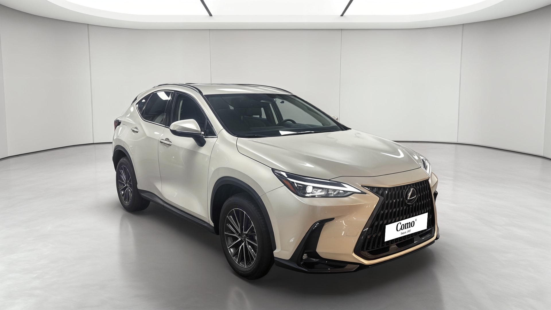 Lexus NX 450h+ 4WD Hybride Rechargeable Luxe — 3/4 avant droit