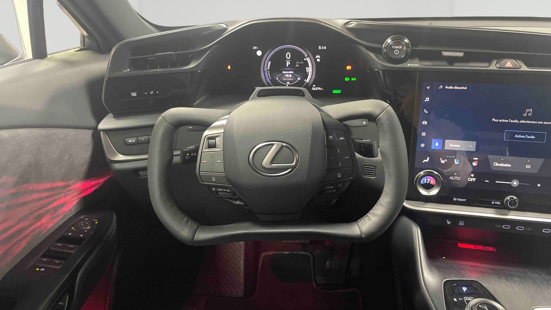 Lexus RZ 500e Executive — Poste de pilotage
