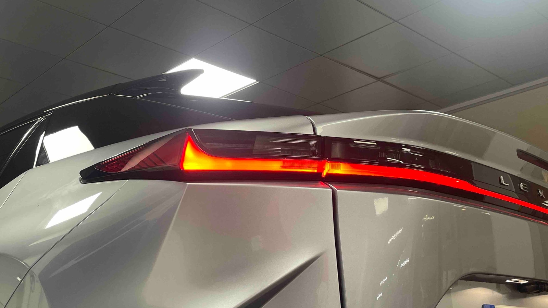 Lexus RZ 500e Executive — photo 50