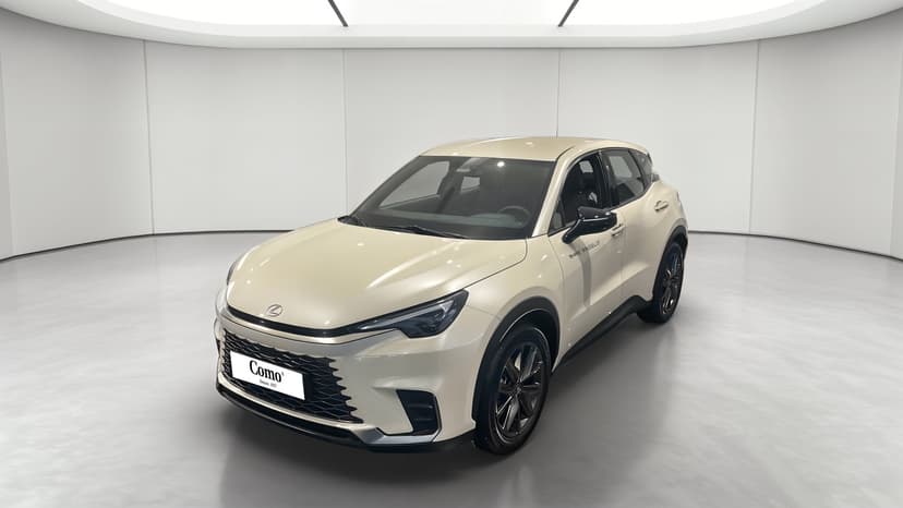 Lexus LBX 2WD Elegant — 3/4 avant gauche