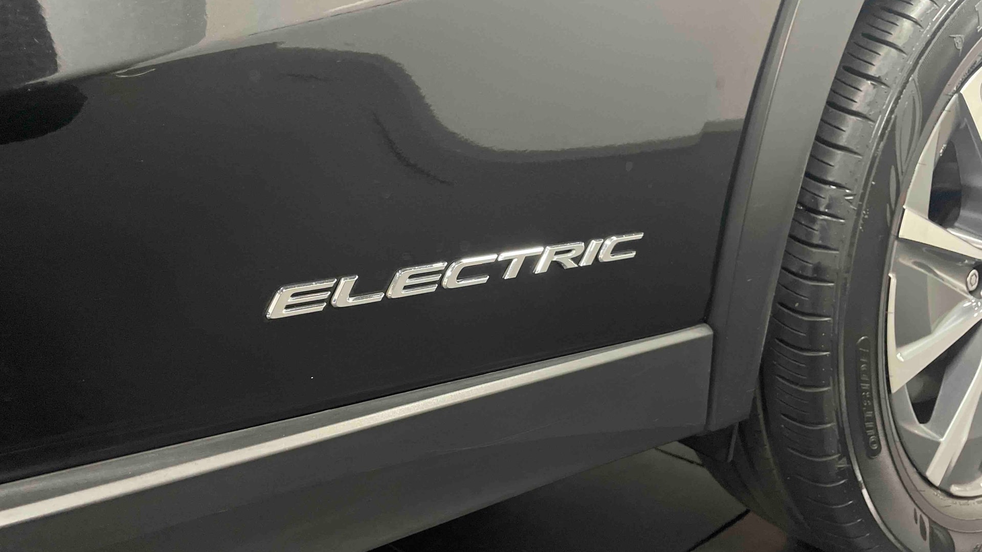 Lexus UX 300e Luxe — photo 26