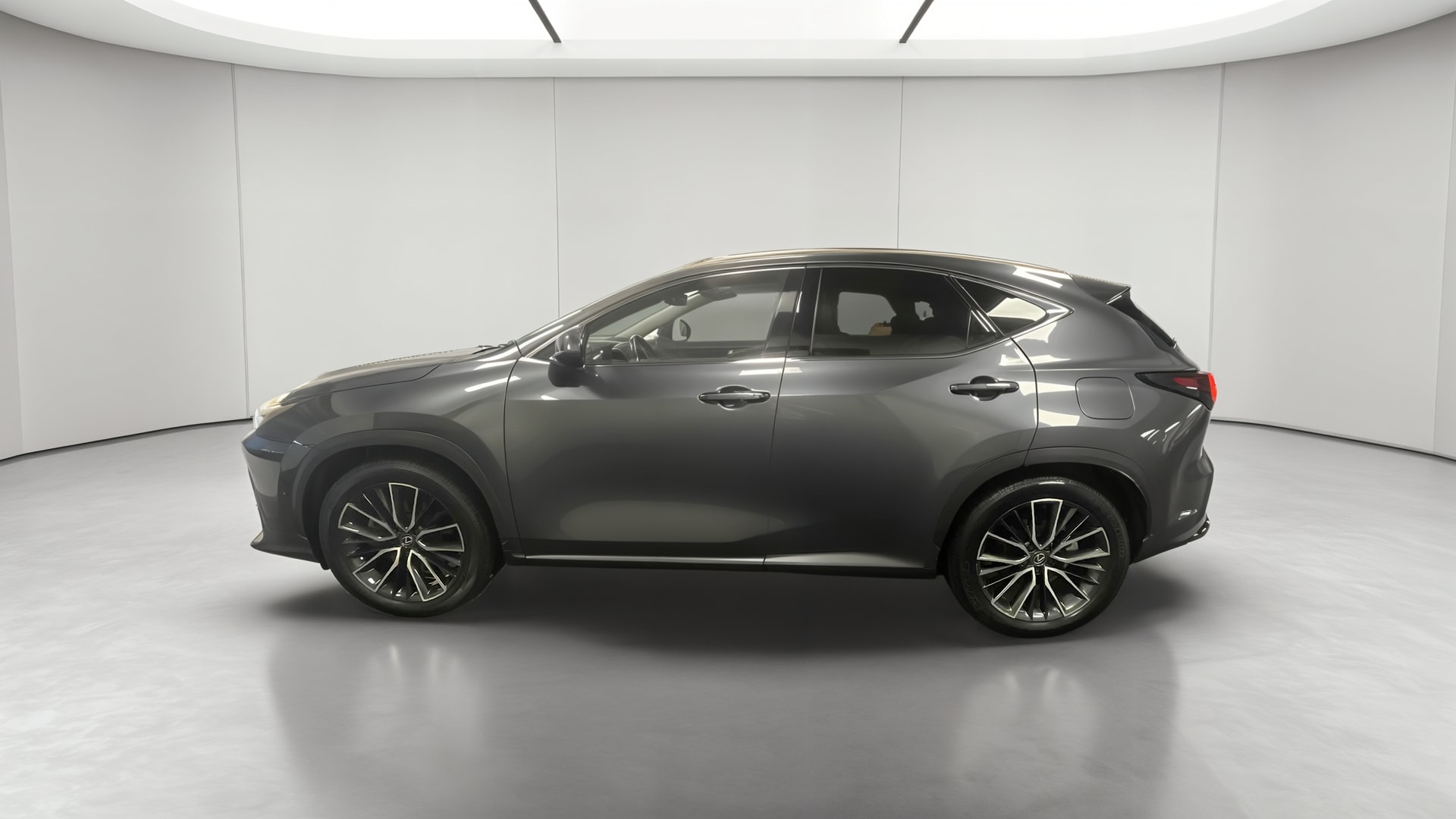 Lexus NX 450h+ 4WD Hybride Rechargeable Executive — Profil gauche