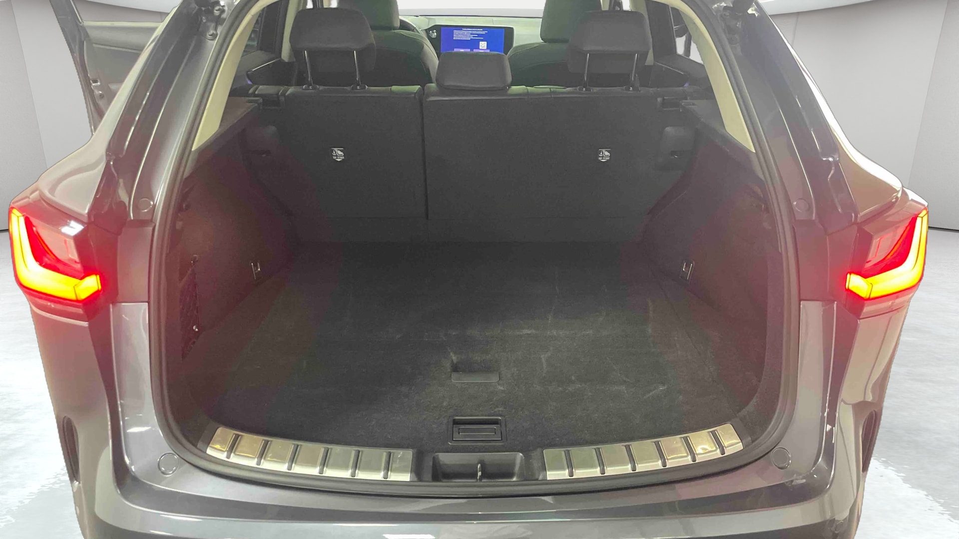 Lexus NX 450h+ 4WD Hybride Rechargeable Executive — Coffre