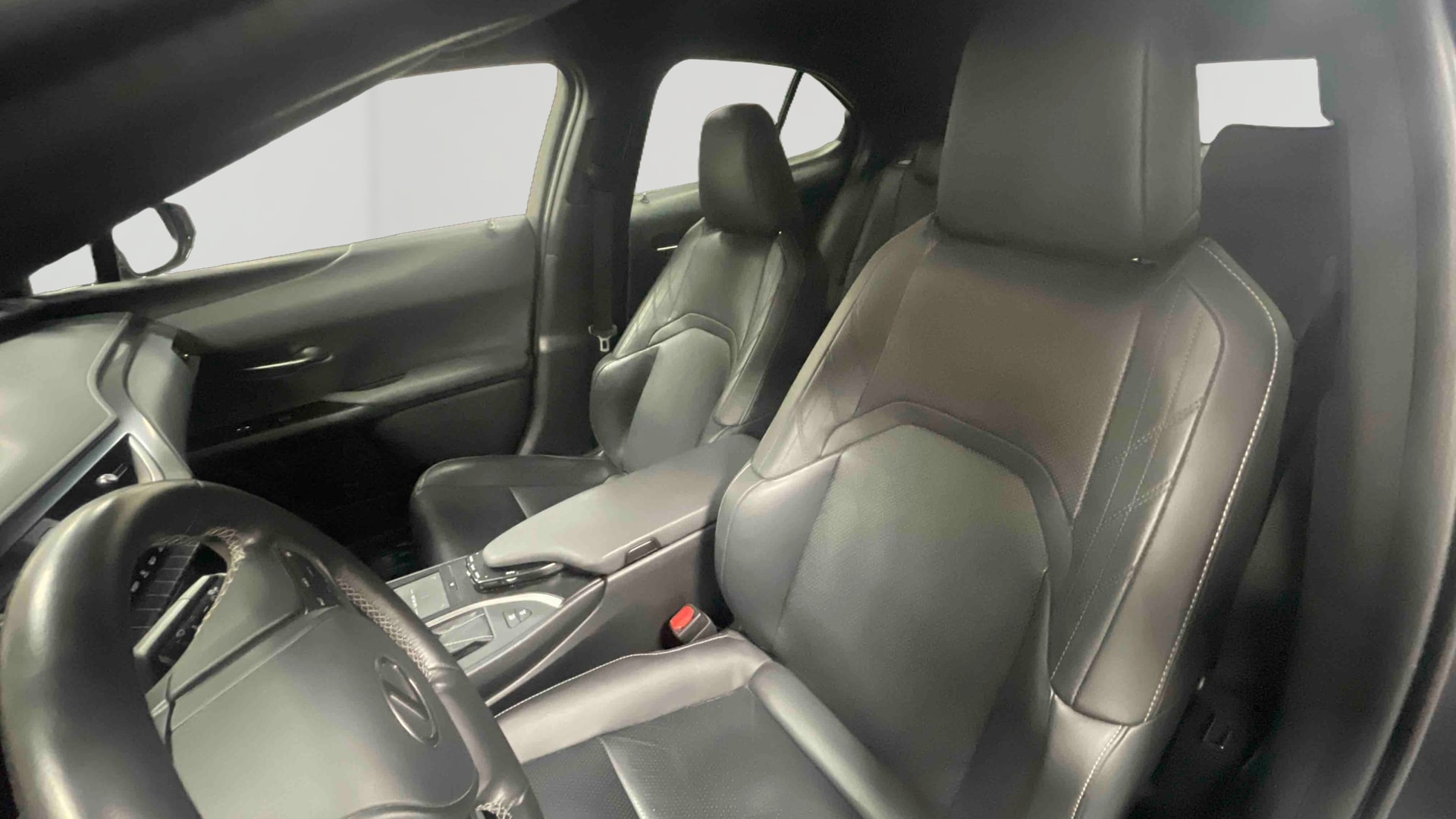 Lexus UX 250h 2WD Luxe — Siège conducteur